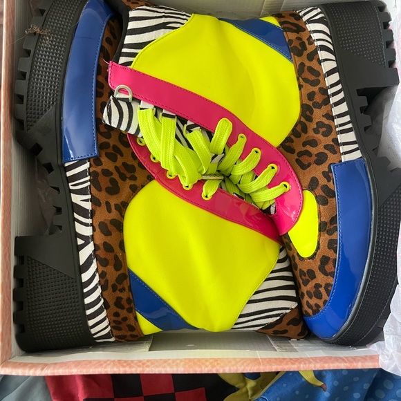 Shoes - Picture 12 of 16